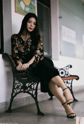 (Beautiful Legs Extra) Long-legged Beautiful Model Xiaoxiao Black Long Skirt High Heels Beautiful Legs (81P)