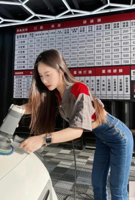 Girl next door “Lin Wei” charms electric eyes and sexy figure (18P)