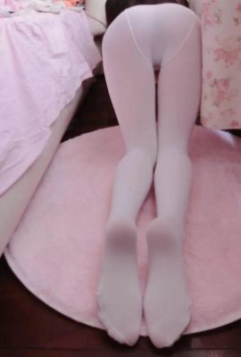 (Rabbit plays with movies) – The butt raised feet (12P)