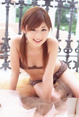 White and tender MM Yuko Okura cute photo (20P)