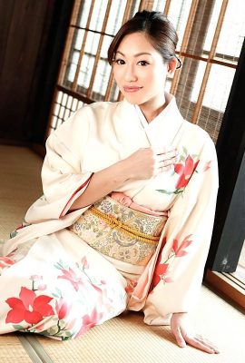 Kitayama Kanna: Beautiful woman at sex fountain (26P)