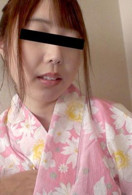 Shinoda Yuri: Beautiful office lady in a yukata fucking lots of times (21P)
