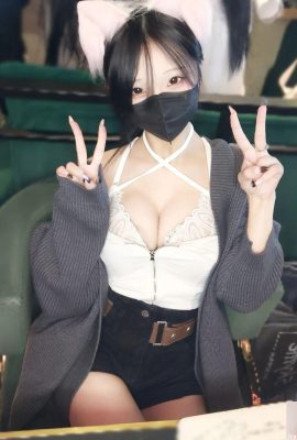 “Rain Fox Yuhuhu” Girl next door has big eyes and full of electricity (24P)
