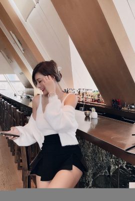 The stunning beauty VICTORIA who was helped by Guoguang helps to appear~ looks beautiful and has a pretty figure (8P)