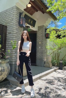 “Fengfeng” body curves are very eye-catching at a glance (24P)