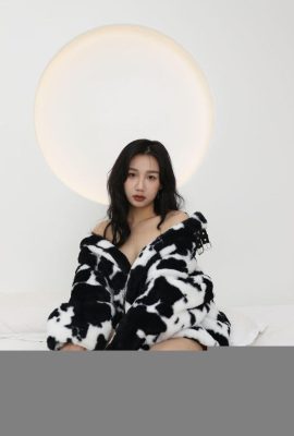 Chinese model little white human body private photo set-02 (100P)