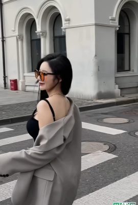 Big breasts girl with deep V cleavage “Xinpei Mandy” is quite eye-catching (20P)