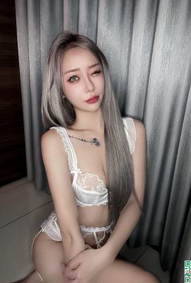 “Li Xiaowen” Charming Curvesty Beauty (21P)