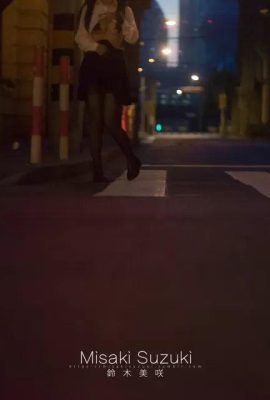 Suzuki Misaki – Early Morning Intersection (16P)