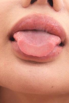 Nanase Shinon: Lips – I want to be wrapped in Nanase Shinon’s glossy lips – (21P)