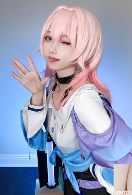 Super popular artwork of Coser “Aya” walking (10P)