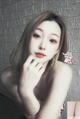 The beautiful body “Little Hani” is about to show off her fierce big breasts (10P)