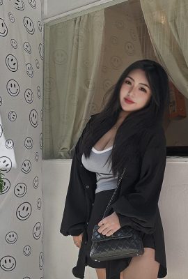 “ROSE” The best figure wants to get into her arms (10P)