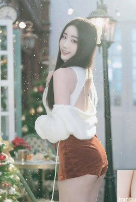 Who can stand the look of sexy online beauty “Ariel C” (10P)
