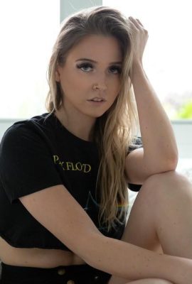 [Suicide Girls] May 10, 2025 – Robynlee – Wish You Were Here – [57P]