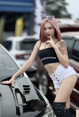 The arrogant car model? (Jing Queyi is very fond of a lawsuit, and her figure is also very good (13P)