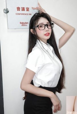 Cheerleading “Yun Xi” has a charming sunny smile (10P)