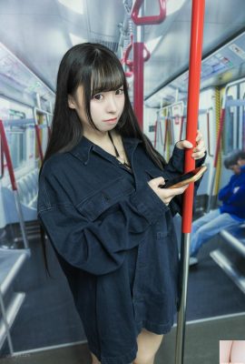 (Online collection) Littlesshine Qing’er – Pure and beautiful young model interprets the plot inside the tram-1