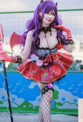 Coser “Magic Flower” reveals white, tender and slender legs (10P)