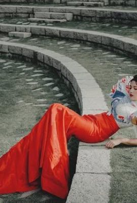 “LaSiDo” Looking at her as if she had regained her original feelings of love (10P)