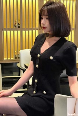 Short-haired girl “Xu Lizhi” has big and plump breasts (10P)