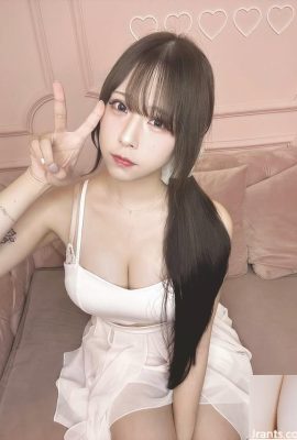 The sweet girl’s “cute fragrance” hot figure is really hidden (11P