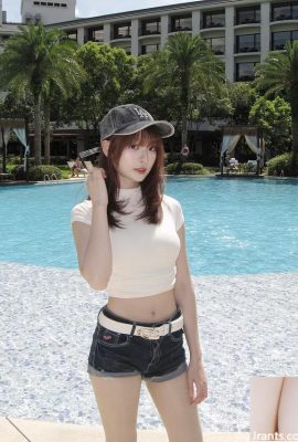 A beautiful and cute face with a white and tender figure “Xuanxuan” (10P)