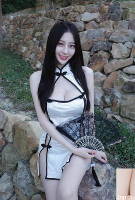 Snow-white deep groove “Sandy” white and tender breasts (10P)