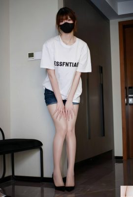 (Online collection) Welfare girl White Totoro girl “Shredded pork in the apartment” VIP exclusive (32P)