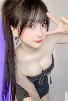 The playful fairy “Vivi” has overflowed her breasts and is very foul.
