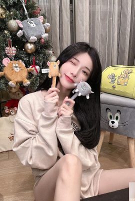 Sexy beauty “Xiao Zhixuan” has a figure that is beyond imagination. It almost fell out of breasts (10P)
