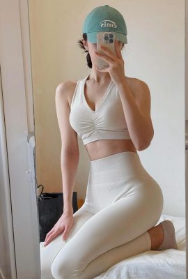 Long-legged goddess “Zhang Yuan” has a sexy side tits curve and looks so sexy (10P)