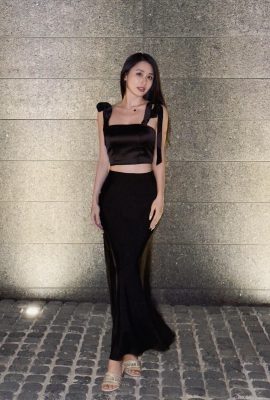 A beautiful and beautiful legs, a good figure, “Carina”, elegant and charming (10P)