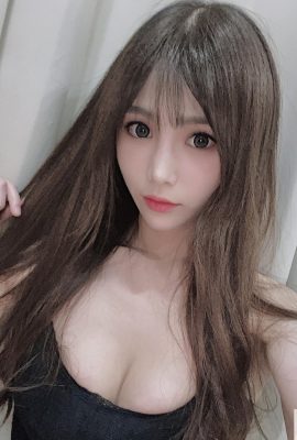 Round breasts “Duzhu” white and tender figure conquers your eyes (10P)