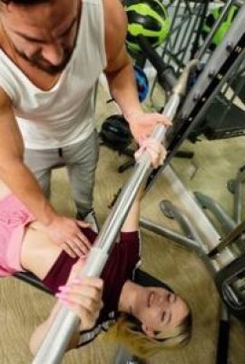 Jayden Black seduces a strong man and has sex in the gym (11P)