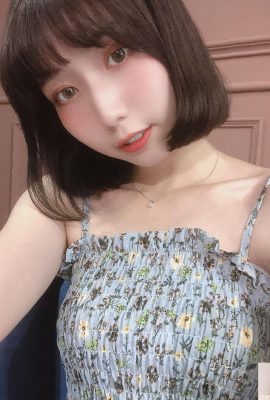 The elegant young girl “Longliwei” bikini outfit was amazing and unexpectedly had something to do (10P)