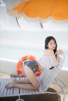 (Yeon Woo) Showing a sexy and beautiful body (37P)