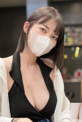 Show off your beautiful figure and bent cheeks. T-won rich⒀Feeding friends praise W (10P)