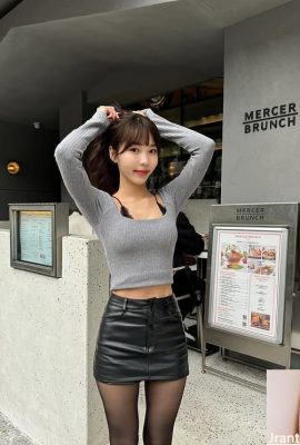 Twin sister “77” posture is as ethereal as immortal (10P)