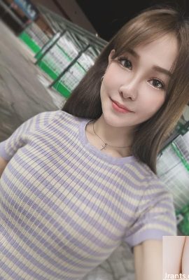 Charming Internet Beauty “Li Yunzhen Taco” with so squeamish eyes (11P)