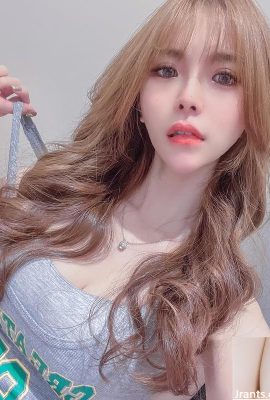Sexy little devil “Katie Xuan” has a plump breast shape that is very eye-catching (10P)
