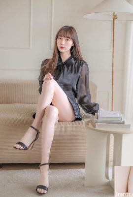 The super cute girl “Rou Rou” is in love at first glance (10P)