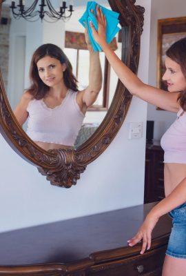 Tina Tiny – Housekeeping (112P)