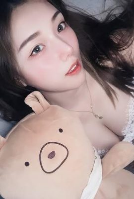 Big breasts and sweetheart “Eunice” temperament crushes all living beings (10P)