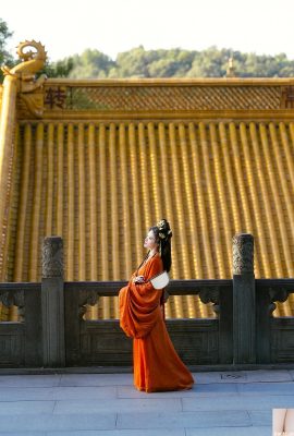 Guan Yuqing on the Wall (22P