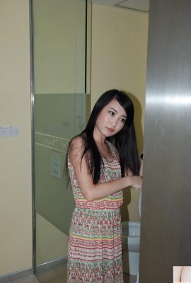 Private photo of Chinese model small tree human body (93P)