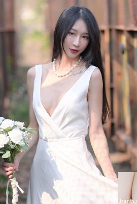 The fierce figure “Sunny” is a complete sexy and slutty watch (10P)
