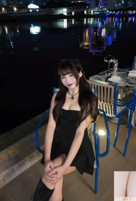 The beautiful girl with electric eyes “learning quiet” breath-holding beauty (10P)