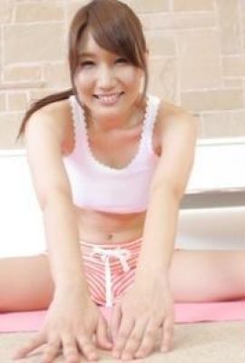 Sexy Asian girl showing wrinkled pussy after wild sex (13P)