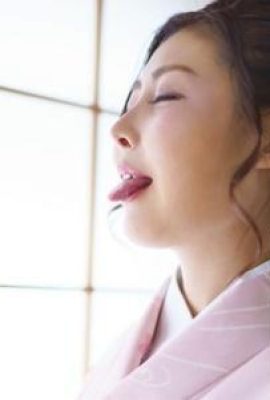Beautiful asian tastes cock and male ass before sex (10P)